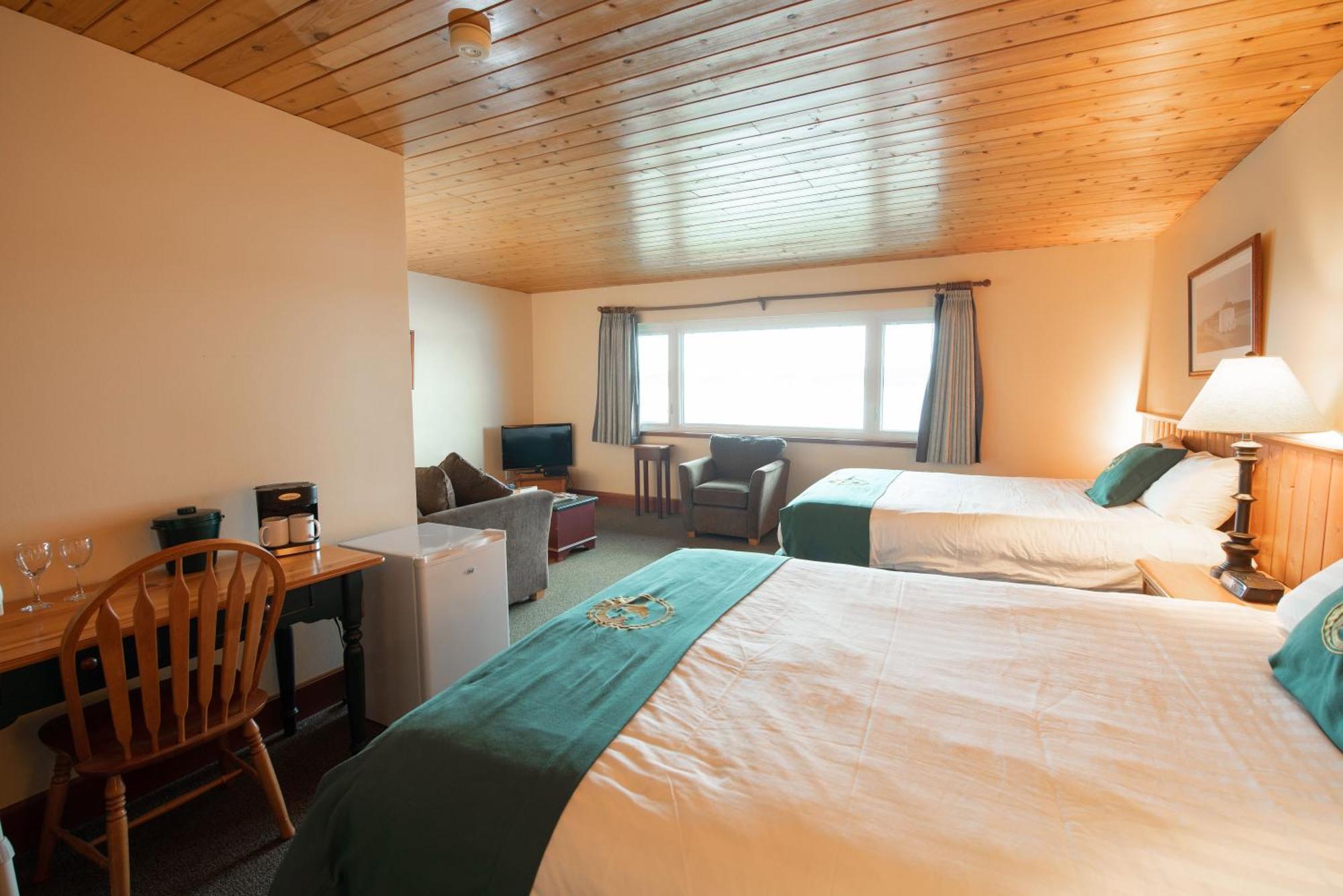 April Point Resort Quathiaski Cove Oda fotoğraf