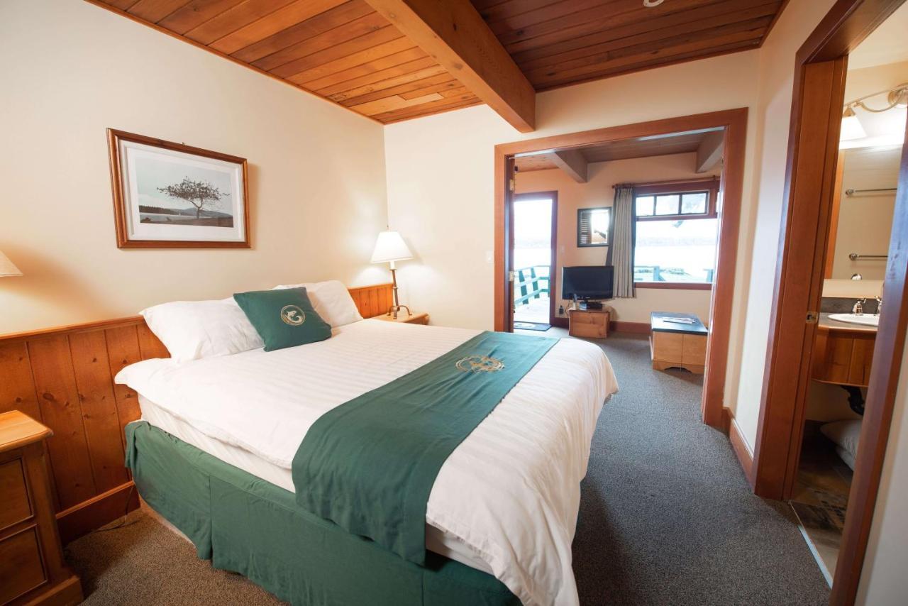 April Point Resort Quathiaski Cove Oda fotoğraf