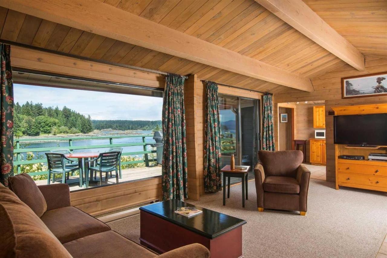 April Point Resort Quathiaski Cove Oda fotoğraf